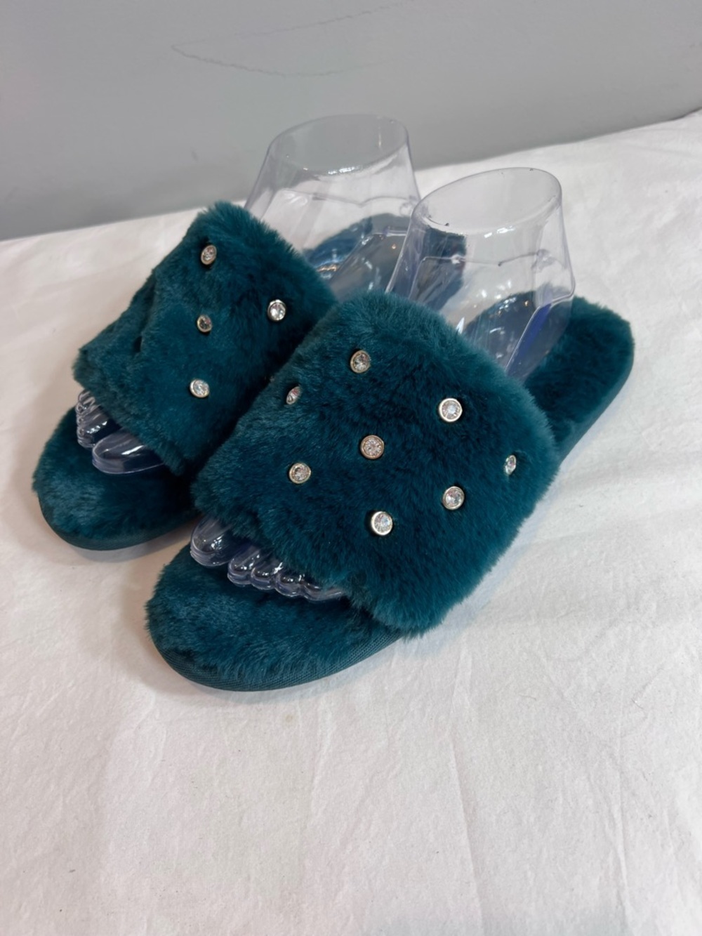 Loft deep emerald green faux fur slippers with rhinestones size 7-8